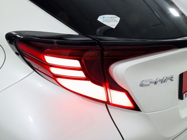 Toyota C-HR I Рестайлинг с пробегом 2019 года, цена 1 745 500 рублей, 64428 км, внедорожник, Автокод Объявления