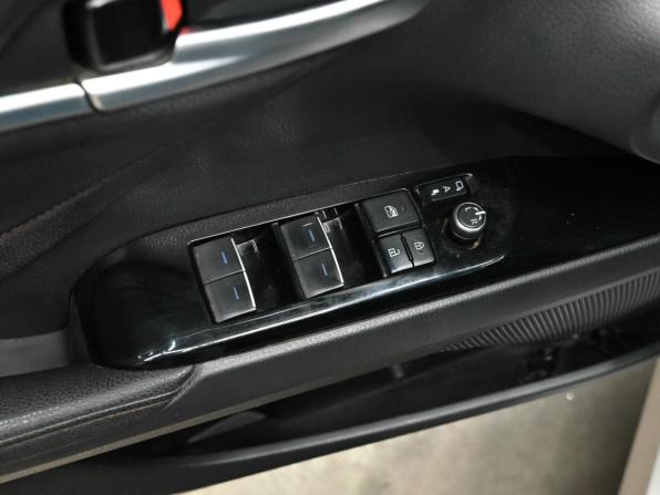 Toyota Camry VIII (XV70) Рестайлинг с пробегом 2022 года, цена 2 690 000 рублей, 157875 км, седан, Автокод Объявления