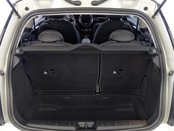 Mini Hatch III (F55/F56) Рестайлинг с пробегом 2020 года, цена 1 755 000 рублей, 94500 км, хэтчбек, Автокод Объявления