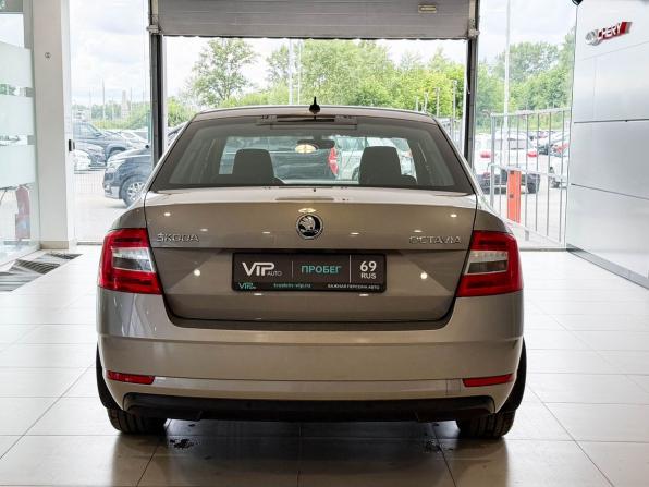 Skoda Octavia III (A7) Рестайлинг с пробегом 2017 года, цена 1 815 000 рублей, 112402 км, лифтбек, Автокод Объявления