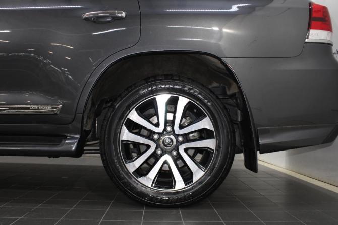 Toyota Land Cruiser 200 Series Рестайлинг 2 с пробегом 2018 года, цена 9 500 000 рублей, 54479 км, внедорожник, Автокод Объявления