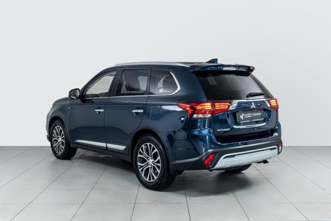 Mitsubishi Outlander III Рестайлинг 3 с пробегом 2020 года, цена 3 108 000 рублей, 97818 км, внедорожник, Автокод Объявления