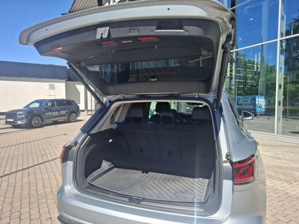 Volkswagen Touareg III Рестайлинг с пробегом 2024 года, цена 10 690 000 рублей, 13255 км, внедорожник, Автокод Объявления