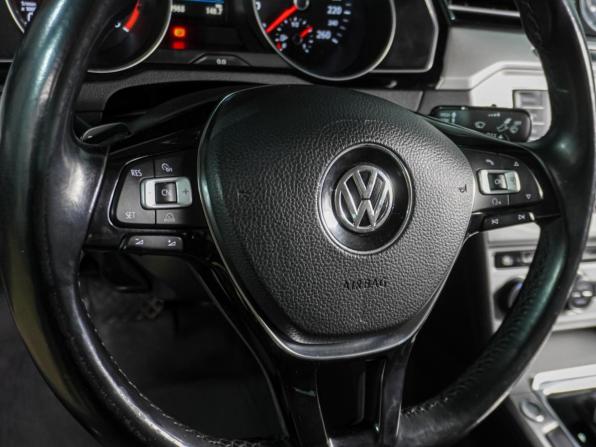 Volkswagen Passat B8 с пробегом 2017 года, цена 1 909 000 рублей, 171988 км, седан, Автокод Объявления