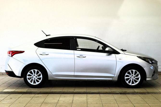 Hyundai Solaris II Рестайлинг с пробегом 2021 года, цена 1 399 000 рублей, 115000 км, седан, Автокод Объявления