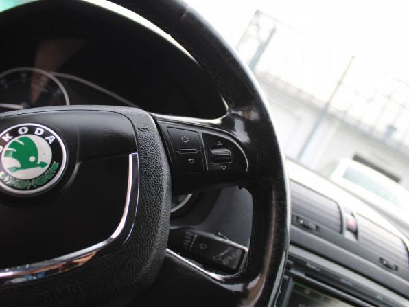 Skoda Octavia II (A5) Рестайлинг с пробегом 2011 года, цена 659 000 рублей, 206262 км, лифтбек, Автокод Объявления