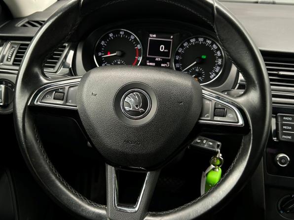 Skoda Rapid I с пробегом 2015 года, цена 896 300 рублей, 164933 км, лифтбек, Автокод Объявления