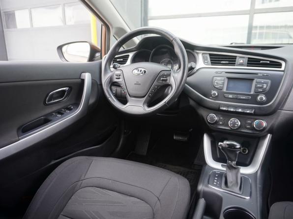Kia Ceed II Рестайлинг с пробегом 2016 года, цена 1 350 000 рублей, 106423 км, хэтчбек, Автокод Объявления