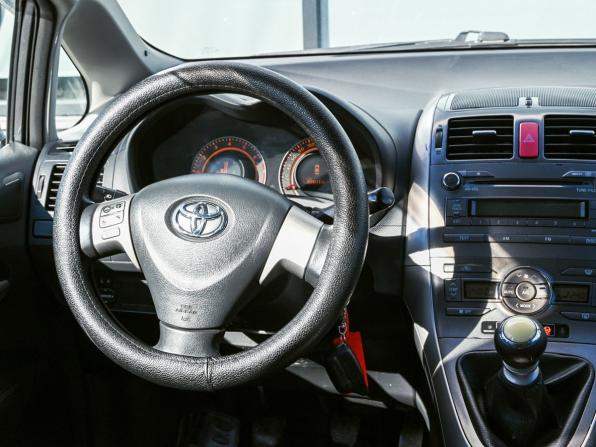 Toyota Auris I с пробегом 2009 года, цена 675 000 рублей, 368810 км, хэтчбек, Автокод Объявления