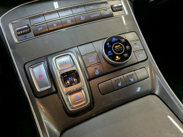Hyundai Santa Fe IV Рестайлинг с пробегом 2021 года, цена 3 295 000 рублей, 83778 км, внедорожник, Автокод Объявления