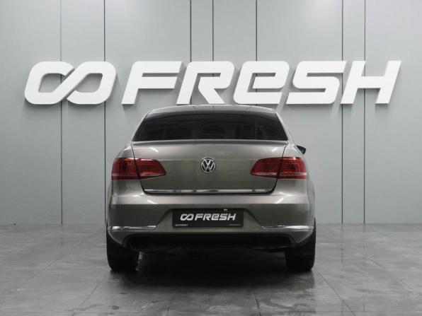 Volkswagen Passat B7 с пробегом 2011 года, цена 1 117 000 рублей, 207901 км, седан, Автокод Объявления
