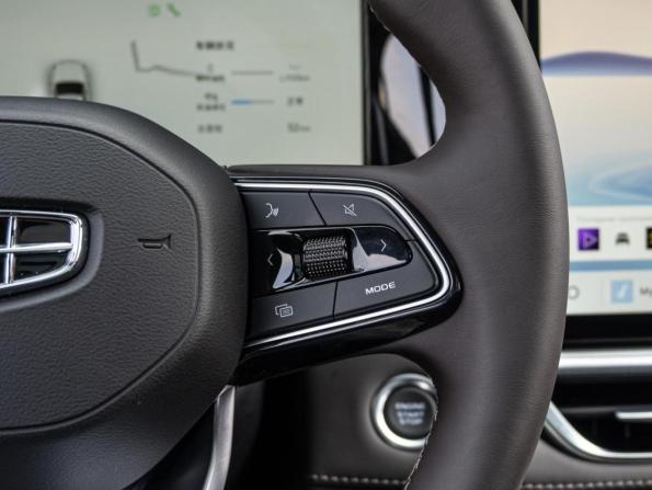 Geely Monjaro I Рестайлинг 2 с пробегом 2026 года, цена 4 200 000 рублей, 52 км, внедорожник, Автокод Объявления
