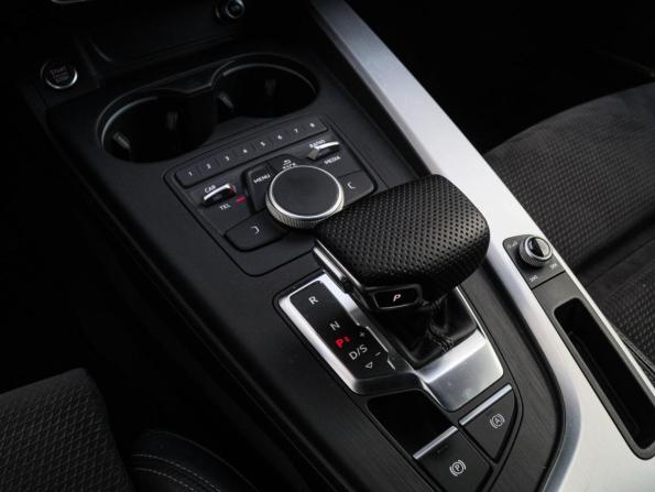Audi A4 V (B9) с пробегом 2018 года, цена 2 530 000 рублей, 166681 км, седан, Автокод Объявления