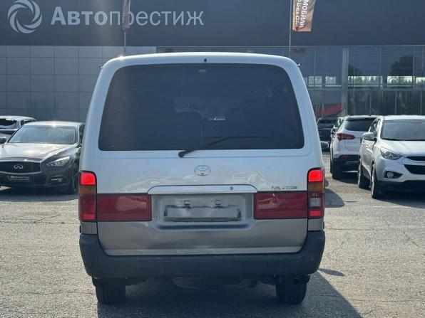 Toyota HiAce H100 с пробегом 2003 года, цена 1 250 000 рублей, 235445 км, минивэн, Автокод Объявления