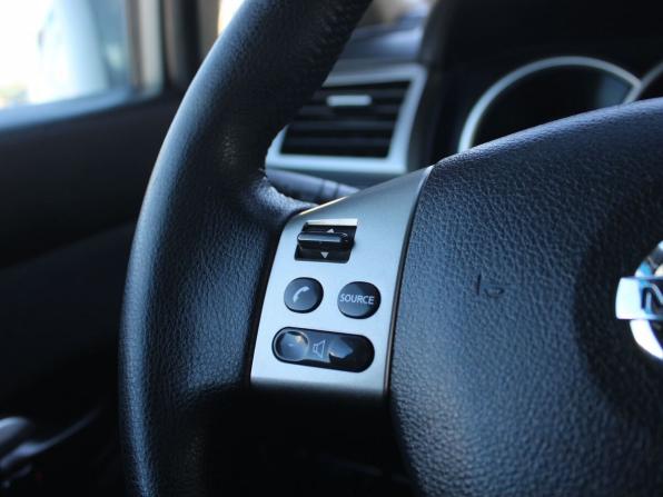 Nissan Tiida I Рестайлинг с пробегом 2010 года, цена 579 000 рублей, 215298 км, хэтчбек, Автокод Объявления