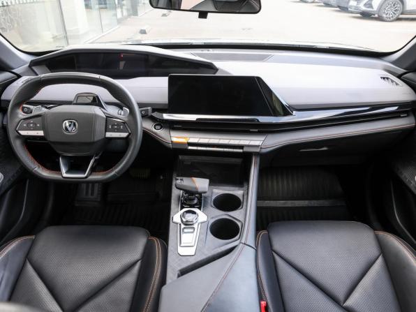 Changan UNI-V I с пробегом 2023 года, цена 2 000 000 рублей, 56673 км, лифтбек, Автокод Объявления
