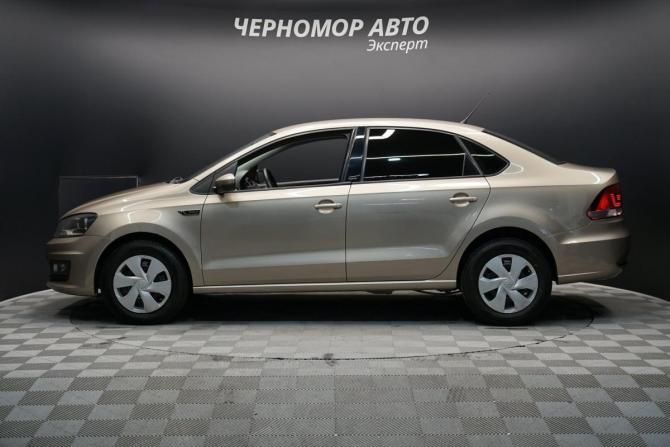 Volkswagen Polo V Рестайлинг с пробегом 2016 года, цена 1 093 000 рублей, 220000 км, седан, Автокод Объявления