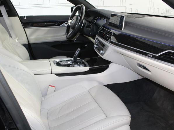 BMW 7 серии VI (G11/G12) с пробегом 2018 года, цена 4 390 000 рублей, 97000 км, седан, Автокод Объявления