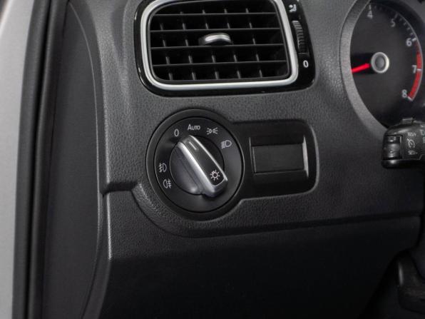 Volkswagen Polo V Рестайлинг с пробегом 2016 года, цена 1 179 000 рублей, 108495 км, седан, Автокод Объявления
