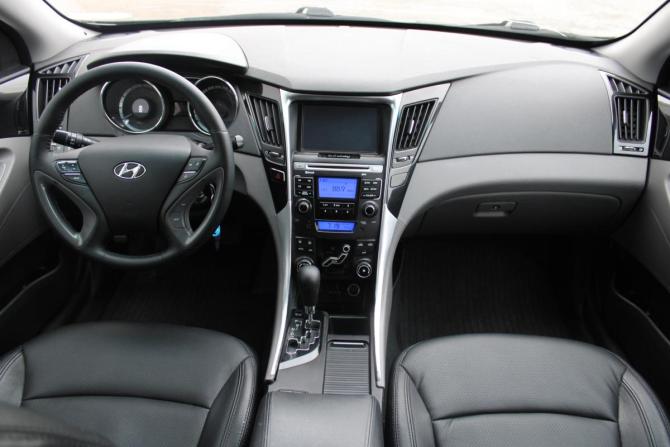 Hyundai Sonata VI (YF) с пробегом 2010 года, цена 998 000 рублей, 236000 км, седан, Автокод Объявления