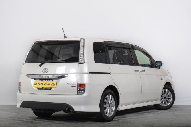 Toyota ISis I Рестайлинг с пробегом 2012 года, цена 1 399 000 рублей, 148000 км, компактвэн, Автокод Объявления