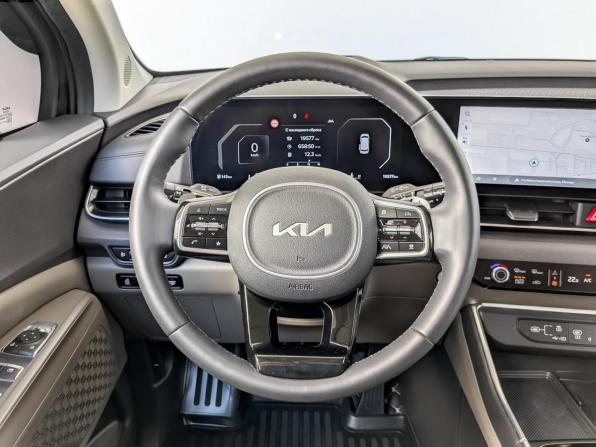 Kia Carnival IV Рестайлинг с пробегом 2024 года, цена 5 880 000 рублей, 19576 км, минивэн, Автокод Объявления