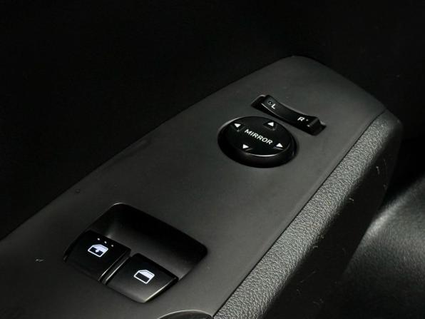 Hyundai Solaris II с пробегом 2017 года, цена 1 299 000 рублей, 124796 км, седан, Автокод Объявления