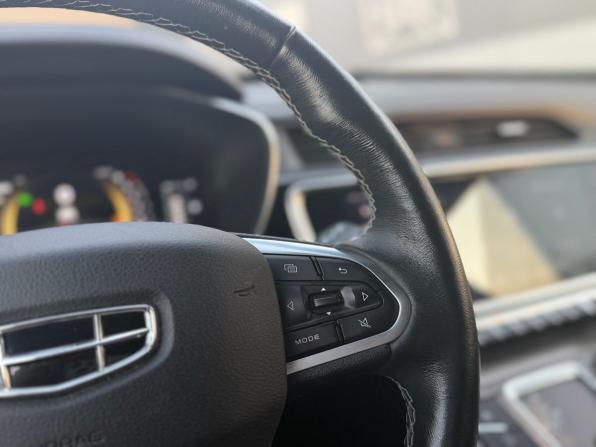 Geely Atlas Pro с пробегом 2022 года, цена 1 849 000 рублей, 74495 км, внедорожник, Автокод Объявления