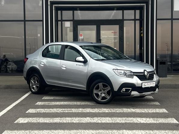 Renault Logan II Рестайлинг с пробегом 2021 года, цена 1 322 000 рублей, 33000 км, седан, Автокод Объявления