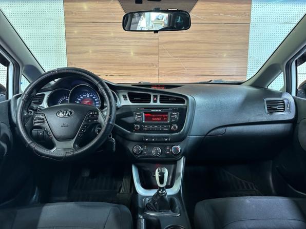 Kia Ceed II с пробегом 2012 года, цена 899 990 рублей, 216897 км, универсал, Автокод Объявления