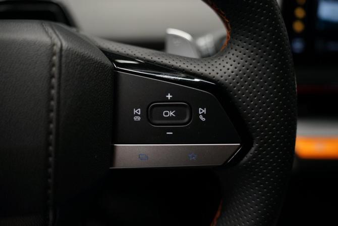 Changan UNI-V I с пробегом 2024 года, цена 2 398 000 рублей, 39500 км, лифтбек, Автокод Объявления