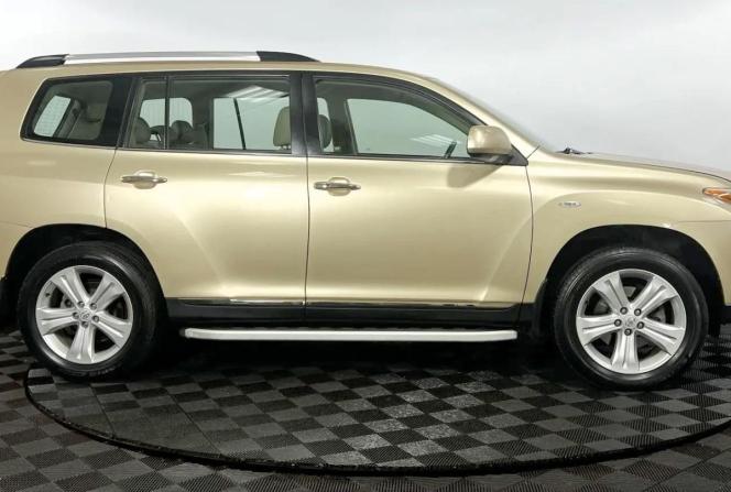 Toyota Highlander II (XU40) Рестайлинг с пробегом 2011 года, цена 2 390 000 рублей, 118305 км, внедорожник, Автокод Объявления