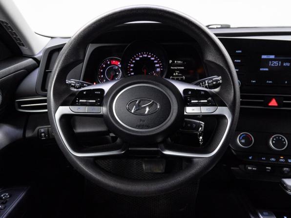 Hyundai Elantra VII (CN7) с пробегом 2022 года, цена 1 849 000 рублей, 45093 км, седан, Автокод Объявления