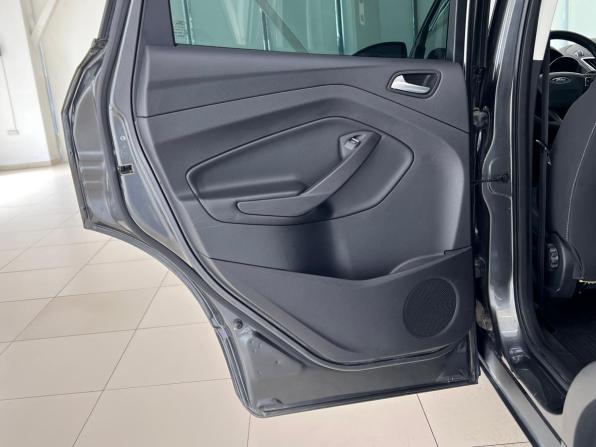 Ford Kuga II Рестайлинг с пробегом 2018 года, цена 1 700 000 рублей, 113000 км, внедорожник, Автокод Объявления