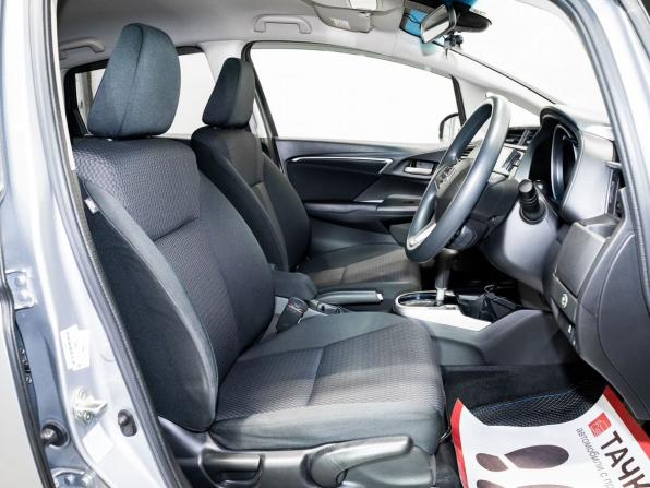Honda Fit III Рестайлинг с пробегом 2017 года, цена 1 250 000 рублей, 30200 км, хэтчбек, Автокод Объявления