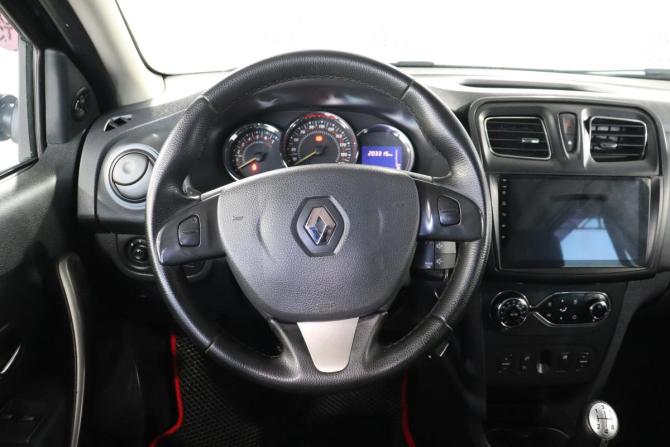 Renault Sandero II с пробегом 2015 года, цена 721 000 рублей, 203308 км, хэтчбек, Автокод Объявления