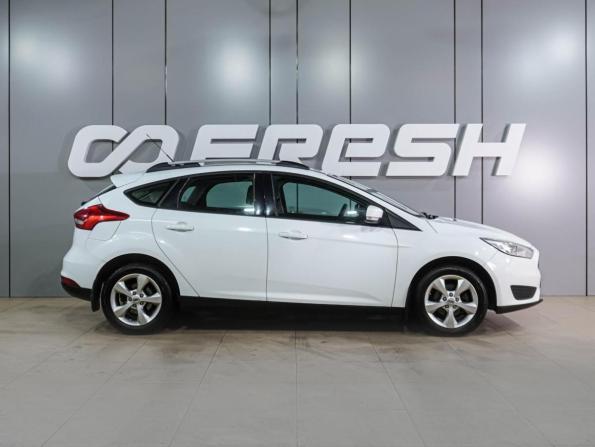 Ford Focus III Рестайлинг с пробегом 2015 года, цена 949 900 рублей, 154628 км, хэтчбек, Автокод Объявления