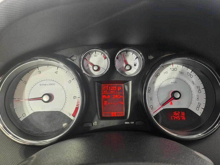 Peugeot 408 I Санкт-Петербург  - изображение 9