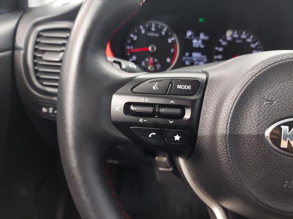 Kia Rio IV Рестайлинг с пробегом 2021 года, цена 1 920 000 рублей, 27100 км, хэтчбек, Автокод Объявления