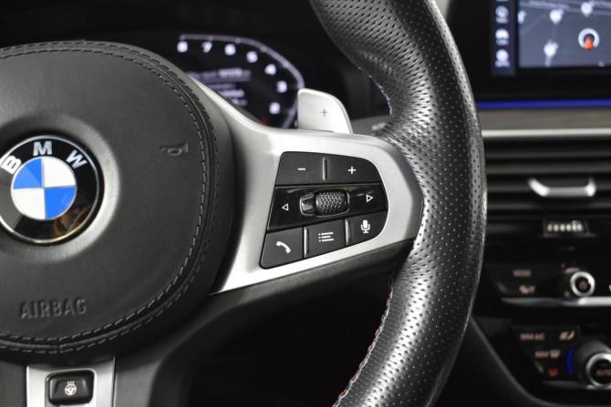 BMW 5 серии VII (G30/G31/G38) с пробегом 2019 года, цена 4 429 900 рублей, 101578 км, седан, Автокод Объявления