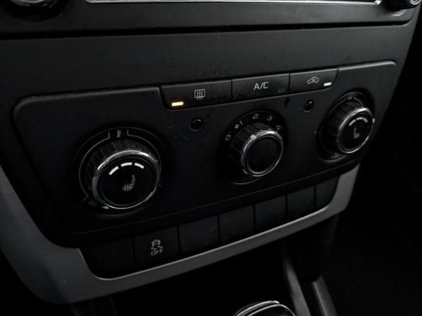 Skoda Yeti I Рестайлинг с пробегом 2014 года, цена 1 240 000 рублей, 102059 км, внедорожник, Автокод Объявления