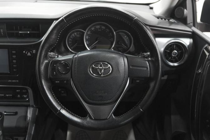 Toyota Auris II с пробегом 2015 года, цена 1 289 000 рублей, 99000 км, хэтчбек, Автокод Объявления