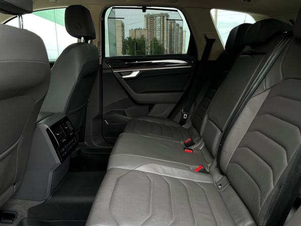 Volkswagen Touareg III с пробегом 2019 года, цена 4 498 700 рублей, 138260 км, внедорожник, Автокод Объявления
