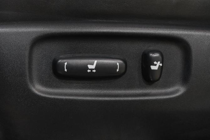 Toyota Land Cruiser 200 Series Рестайлинг 2 с пробегом 2015 года, цена 4 619 000 рублей, 211000 км, внедорожник, Автокод Объявления