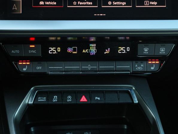 Audi A3 IV (8Y) с пробегом 2021 года, цена 2 650 000 рублей, 70159 км, седан, Автокод Объявления