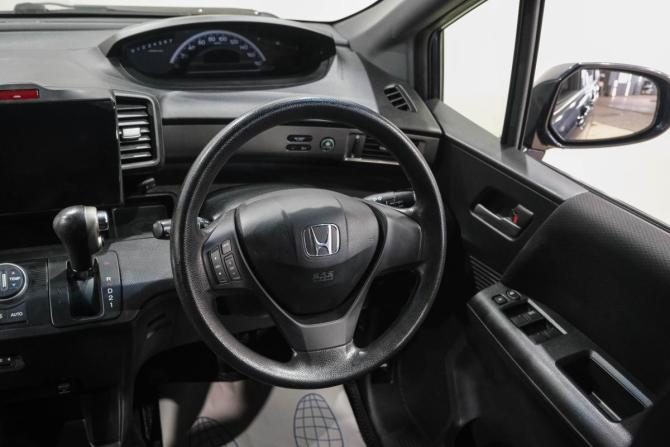 Honda Freed I Рестайлинг с пробегом 2014 года, цена 1 159 000 рублей, 173000 км, компактвэн, Автокод Объявления