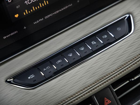 Haval Jolion I с пробегом 2022 года, цена 1 728 000 рублей, 122962 км, внедорожник, Автокод Объявления