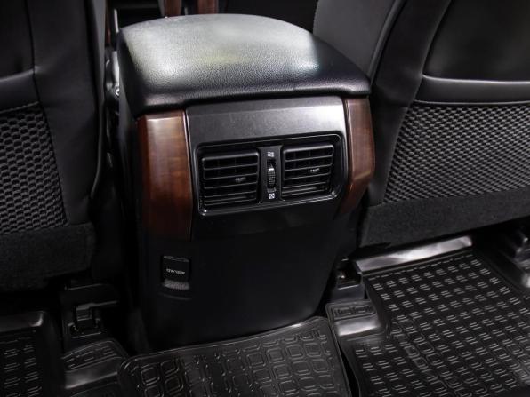 Toyota Land Cruiser Prado 150 Series Рестайлинг 1 с пробегом 2015 года, цена 3 798 000 рублей, 203188 км, внедорожник, Автокод Объявления