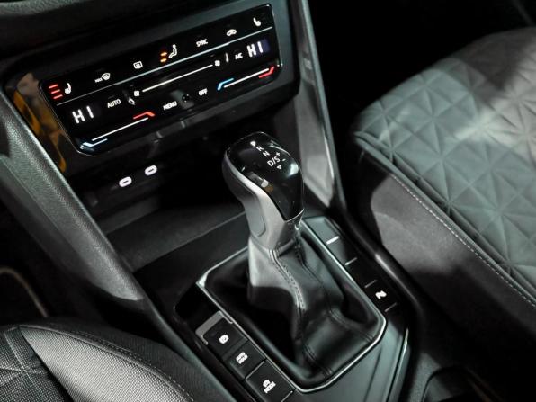 Volkswagen Tiguan II Рестайлинг с пробегом 2021 года, цена 2 785 000 рублей, 37042 км, внедорожник, Автокод Объявления