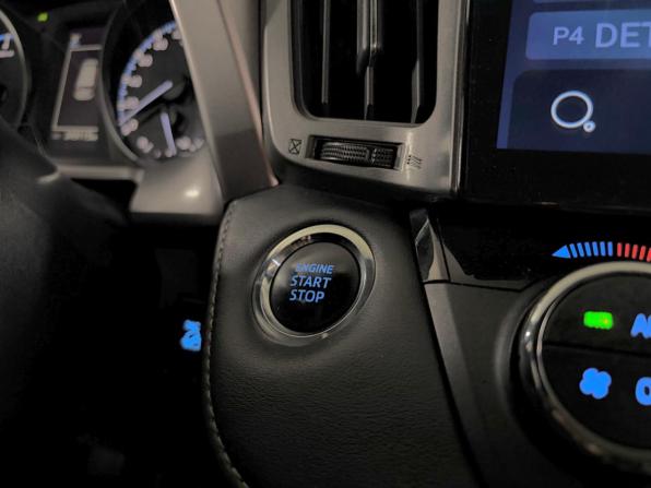 Toyota RAV4 IV (XA40) Рестайлинг с пробегом 2019 года, цена 2 250 000 рублей, 249504 км, внедорожник, Автокод Объявления